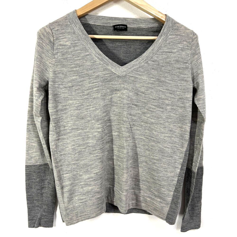 Club Monaco Sweater Italian Yarn 100% Wool Womens Medium Gray V-Neck Soft Preppy